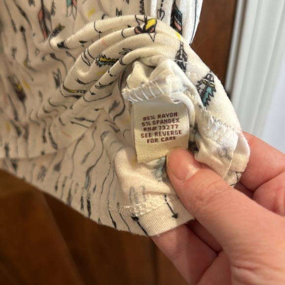 Mudd t-shirt with arrows pattern, L - Picture 4 of 4